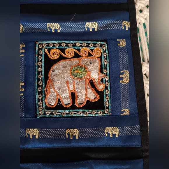 Handmade~Blue & Black 3 Pocket Storage Sequin Elephant Animal Print Wall Decor - Picture 3 of 10